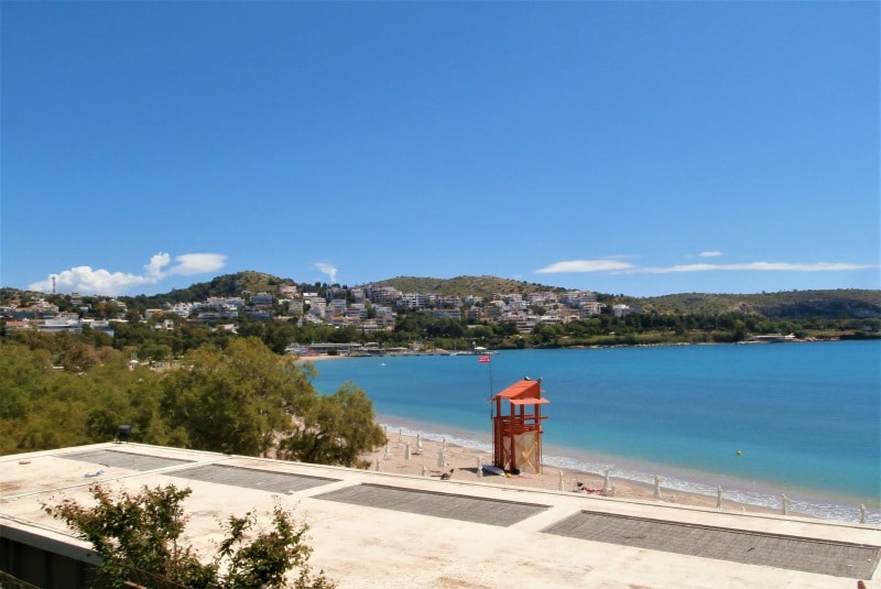 beach in vouliagmeni-athens-you can still swim in Athens in October
