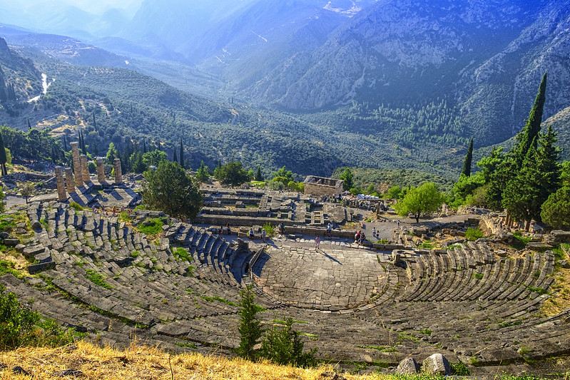 travel from athens to delphi