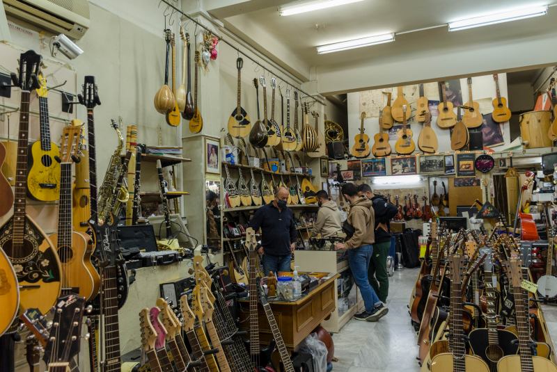 Where to buy Greek musical instruments in Athens