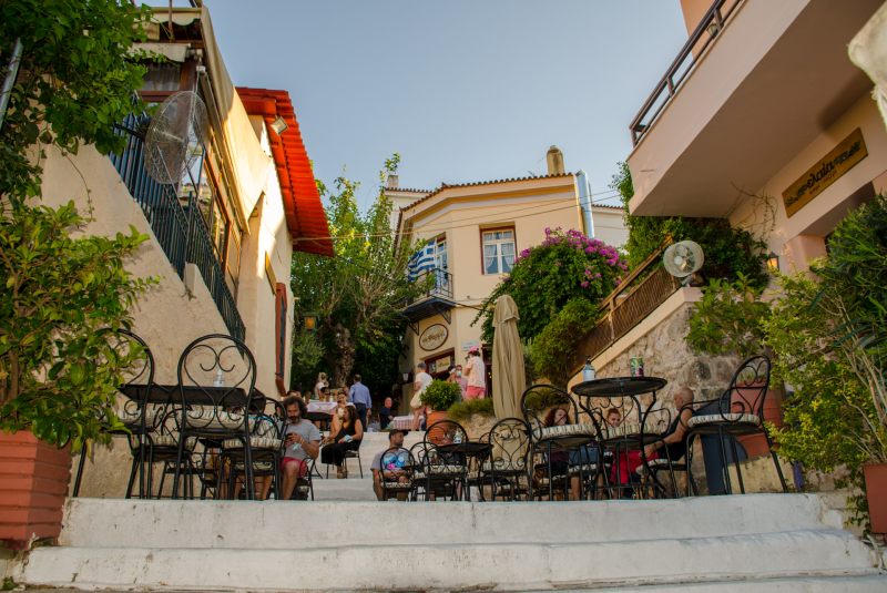 places to eat in plaka district athens