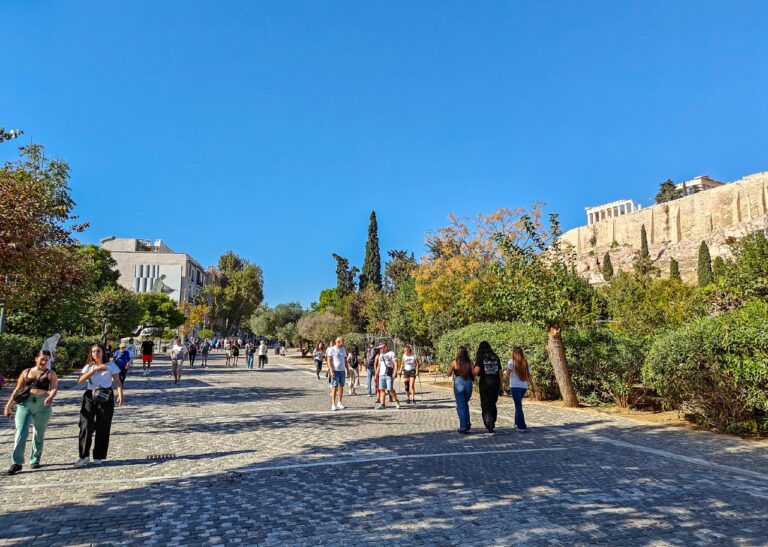 hotels-near-acropolis-walkway-museum